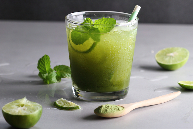 The Most Perfect Poolside Drink Is This Lime and Mint Iced Green Tea -  FabFitFun