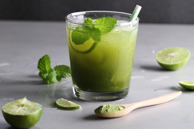 The Most Perfect Poolside Drink Is This Lime And Mint Iced Green Tea Fabfitfun