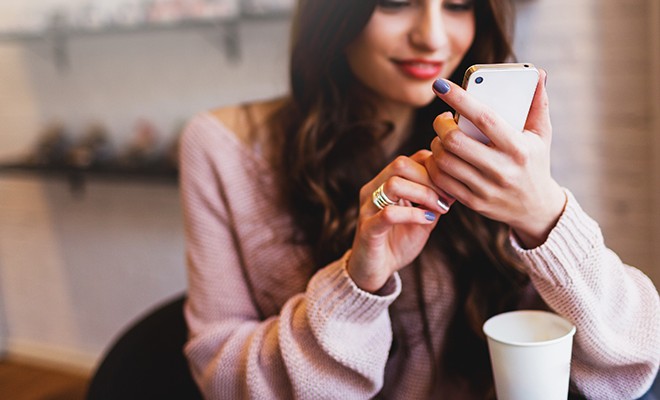 6 Apps Every Woman Should Have On Her Phone Fabfitfun 