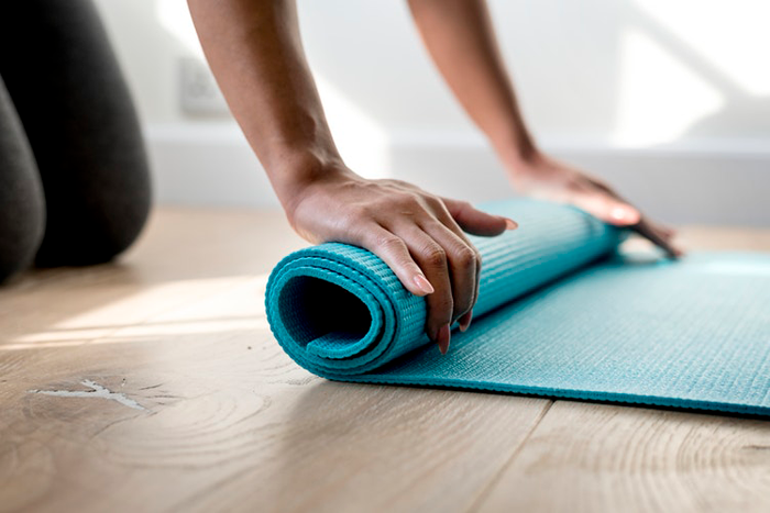 Is Hot Yoga Better for You Than Regular? Science Suggests Not