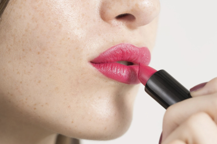 11 Millennial Pink Lipsticks That Prove It's the Most Popular Lip Shade -  theFashionSpot