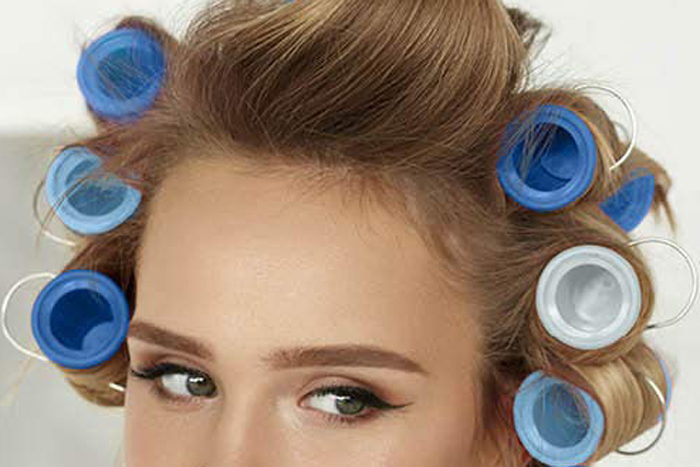 Use of hair outlet rollers