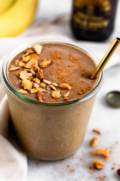 https://static.fabfitfun.com/magazine/wp-content/uploads/2021/08/31162026/Coffee-Protein-Smoothie-7-407x610.jpg