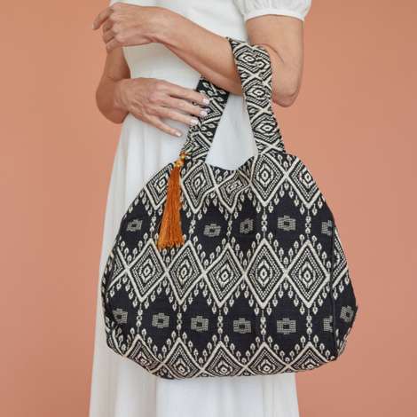 dot dash woven bag